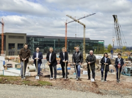 Arburg: Baubeginn für Maschinenfertigungshalle