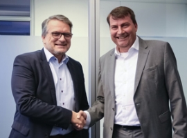 Frimo / Hennecke: PUR-Maschinenbauer kooperieren im Automobilbau                                                                