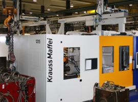 Ninkaplast: Vier neue Spritzgießmaschinen für Küchen- und Badmöbel                                                              