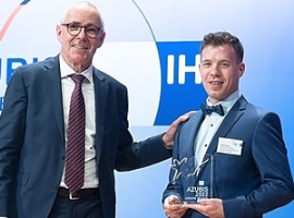 Ausbildung: Bester Verfahrensmechaniker für Kunststoff- und Kautschuktechnik geehrt                                             