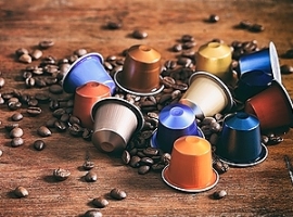 Kreislaufwirtschaft: Kaffeekapseln aus „Standard“-Kunststoff auf dem Prüfstand