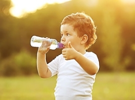 Ampacet: Acetaldehyd-Fänger für PET-Flaschen                                                                                    