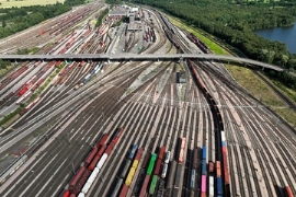 Logistik: Verkaufsprozess für DB Schenker läuft „planmäßig“