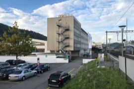 Adval Tech: Zulieferer rutscht tiefer in die roten Zahlen