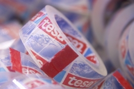 Tesa: Klebebandhersteller meldet leichten Umsatzanstieg