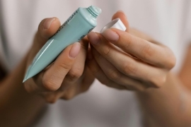 Etma: Laminattuben im Plus, Kunststoff- und Aluminiumtuben unter Druck