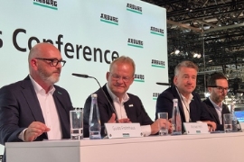 Arburg: Spritzgießmaschinenbauer will stärker internationalisieren