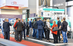 Leicht rückläufig war die Besucherzahl der Fakuma in diesem Jahr (Foto: P.E. Schall)