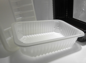 Die britische Kunststoffsteuer soll ein Recycling-freundliches Verpackungsdesign fördern (Foto: KI)