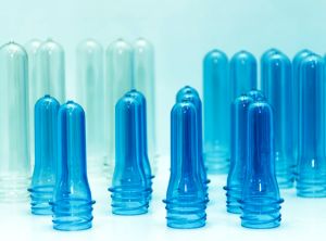 Krones übernimmt einen Spritzgießwerkzeugbauer für PET-Preforms (Foto: Fotolia/tzidophoto)