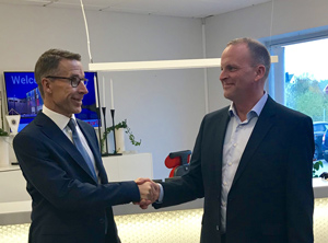 Der eine kommt, der andere geht. CEO Henrik Håkansson (li.) und sein Vorgänger Leif Nilsson (Foto: Arla Plast)