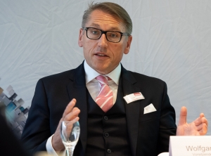 Wolfgang Moyses, CEO, während einer Pressekonferenz in Frankfurt (Foto: Simona)