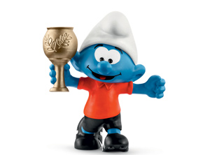 Fußball-Schlumpf mit Trophäe (Foto: Schleich)