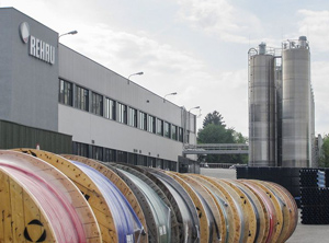 Die Produktion in Neulengbach wird komplett auf Mikrokabelrohre ausgerichtet (Foto: Rehau)