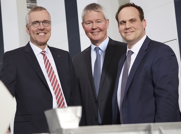 Der Vorstand von Windmöller & Hölscher ab April 2019: Dr. Falco Paepenmüller, CTO, Peter Steinbeck, CSO, und Dr. Jürgen Vutz, CEO (v.l. Foto: Windmöller & Hölscher)