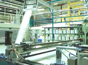 Fertigung von Glasfasergeweben in der Türkei (Foto: Metyx)
