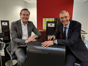 Dr. Gunnar Merz (CFK Valley, links) und Alexander Gundling (Carbon Composites, Foto: Carbon United)