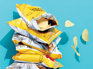 Chipsverpackungen aus metallisierten Folien  (Foto: Ashland)