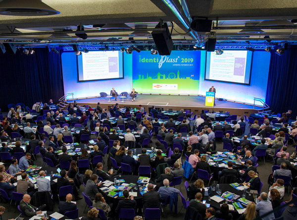 Über 340 Teilnehmer besuchten die internationale Konferenz zu Umwelt und Nachhaltigkeit ,,IdentiPlast