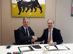 Giuseppe Ricci (links), Chef der Raffineriesparte von Eni, mit Corepla-Präsident Antonello Ciotti (Foto: Eni)