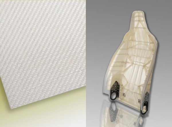 Konsolidiertes selbstverstärkendes PLA-Gewebe als Verstärkungsstruktur (links) neben einem Prototyp einer hybriden Sitzstruktur aus selbstverstärkendem PLA (Fotos: Fraunhofer ICT)
