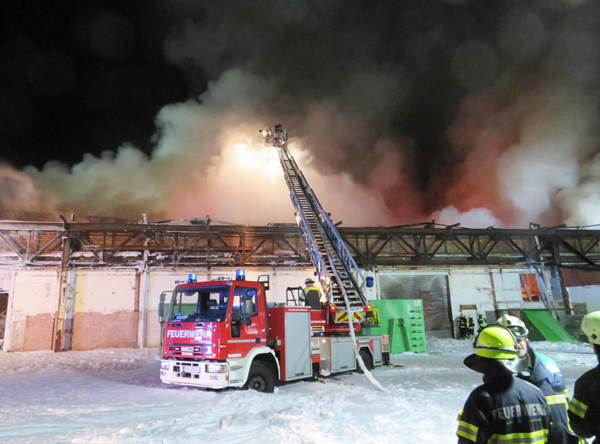 Nächtlicher Einsatz im Homburger Industriegebiet (Foto: Feuerwehr Homburg/Saar)