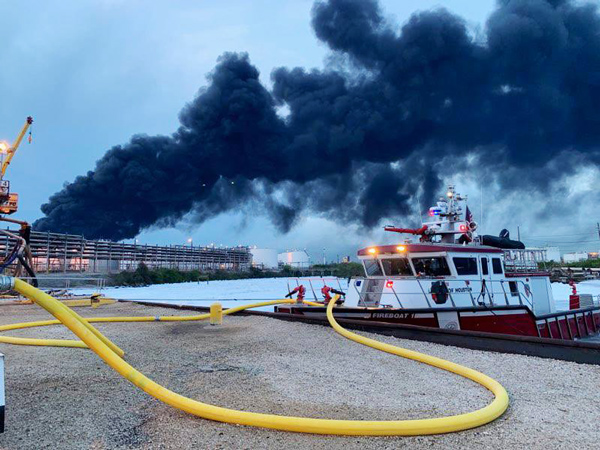 Brand im petrochemischen Cluster am Houston Channel (Foto: Houston Port Authority)