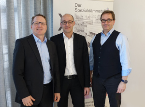 Fachvereinigung Extruderschaumstoff mit neuem Vorstand: Vorsitzender Alexander Sinner (M.) Stellvertreter Kay Baugut (l.) und Geschäftsführer Norbert Buddendick
