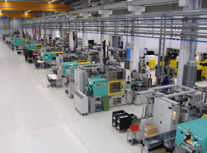 Die neue Spritzgießabteilung in Hausach (Foto: Ditter Plastic)
