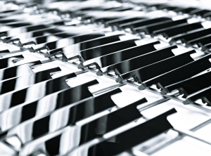 Die Automobil-Komponenten haben eine Oberfläche in Klavierlackoptik (Foto: Nanogate)