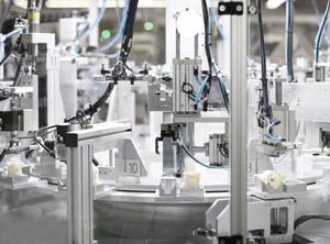 Kunststoffverarbeitung bei der KSM-Muttergesellschaft Hurst+Schröder (Foto: Hurst+Schröder)