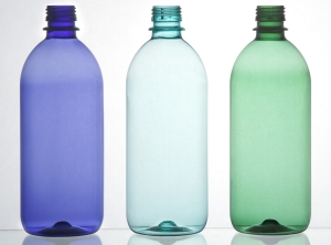 Eingefärbte PET-Flaschen (Foto: Holland Colours)