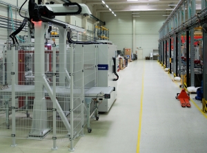 Der Verarbeiter erweiterte die Fertigungskapazitäten durch eine 2K-Spritzgießmaschine (Foto: Mayweg)