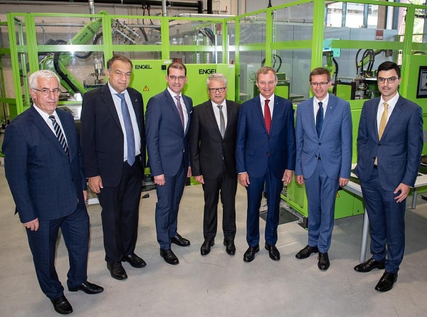 An der Gründung und dem Aufbau der ,,LIT Factory