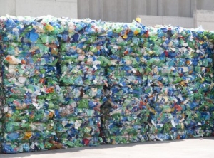 Komplexe PET-Verpackungen werden zu Polyolen recycelt (Foto: Panthermedia/moreno.soppelsa)