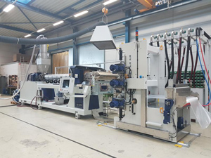 MEAF-Extruder zur Wabenkernfertigung bei Econcore (Foto: MEAF)