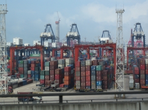 Containerhafen Hongkong (Foto: KI/Arnold)