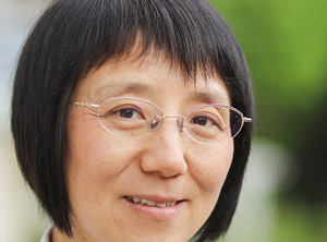 Dr. Fang Luan freut sich über die erfolgreiche Entwicklung der neuen DIN (SPEC) (Foto:IK)