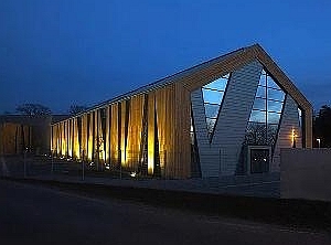 Ein Gebäude auf dem Gelände von Benet Automotive (Foto: Benet Automotive)