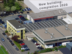Der Firmensitz in Schweinfurt. Oben auf dem Bild markiert ist das Areal der neuen Halle (Foto: KLT Hummel Plastic)