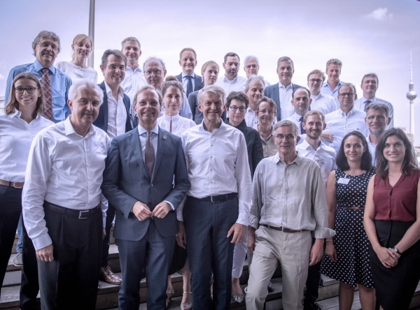 Die Teilnehmer der ersten Lenkungskreissitzung der Circular Economy Initiative Deutschlands (Foto: CEID)