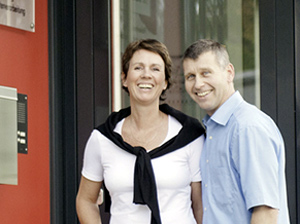 Die beiden Geschäftsführer Ulrike und Bernhard Dickmann (Foto: MK Plast)