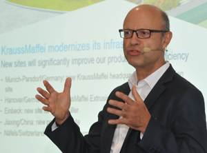 Dr. Frank Stieler präsentiert die neue Markenstrategie unter dem Claim 