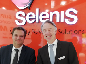 Auf der K 2019: CEO Carlos Paiva (li.) mit Volker Siebott, Manager für die Geschäftsentwicklung in Mitteleuropa (Fotro KI)