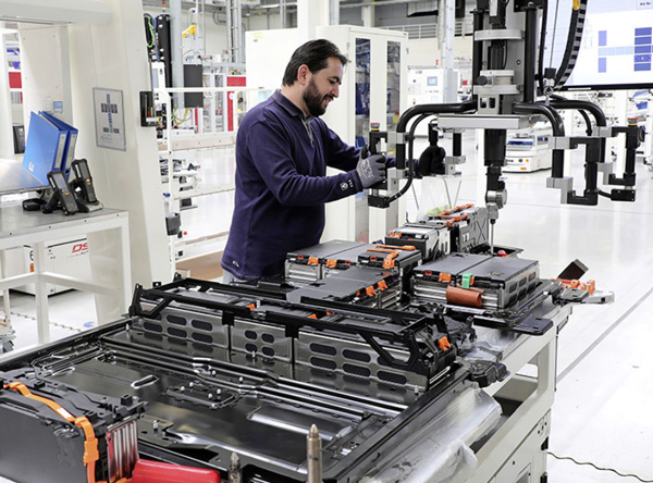 Derzeit investiert VW intensiv in das Komponentenwerk Braunschweig, unter anderem in die Batteriemontage (Foto: Volkswagen)