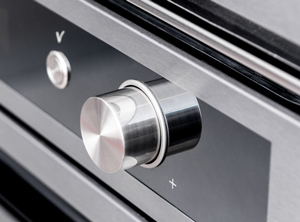 Zu den Kernkompetenzen des Unternehmens gehören Oberflächen mit Metalloptik (Foto: Nanogate)