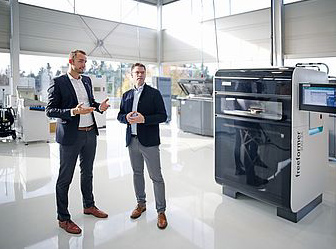Die beiden Geschäftsführer von Röchling Direct Manufacturing: Jens Harmeling (li.) und Dr. Axel Höfter (Foto: Röchling)