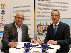 Thomas Konietzko (r.) und Dr. Rüdiger Baunemann (Foto: PlasticsEurope Deutschland)