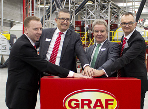 Werksleiter Heiko Rapp, Otto P. Graf, Umweltminister Franz Untersteller und Rohstoff-Chefeinkäufer Jörg Drägert (von links, Foto: Graf)