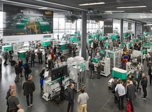 Bis zu 6.000 Gäste kamen in den Vorjahren zu den Technologietagen nach Loßburg (Foto: Arburg)